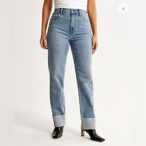 NWT!! Abercrombie & Fitch Curve Love Ultra High Rise 90s Straight Jean